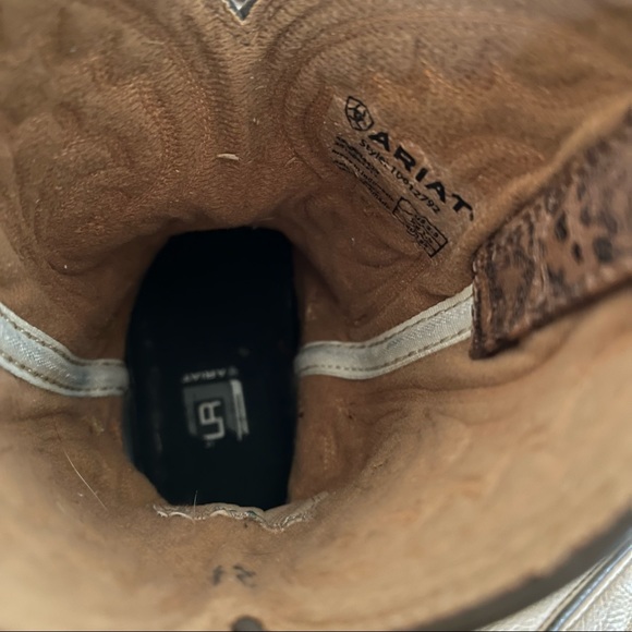 Ariat Kids Boots in Brown and Tan - Picture 11 of 13